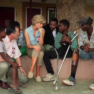 Diana with Landmine Victims