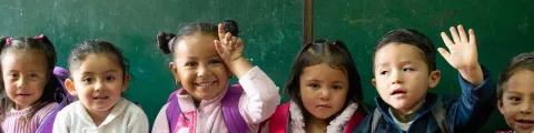 kids waving